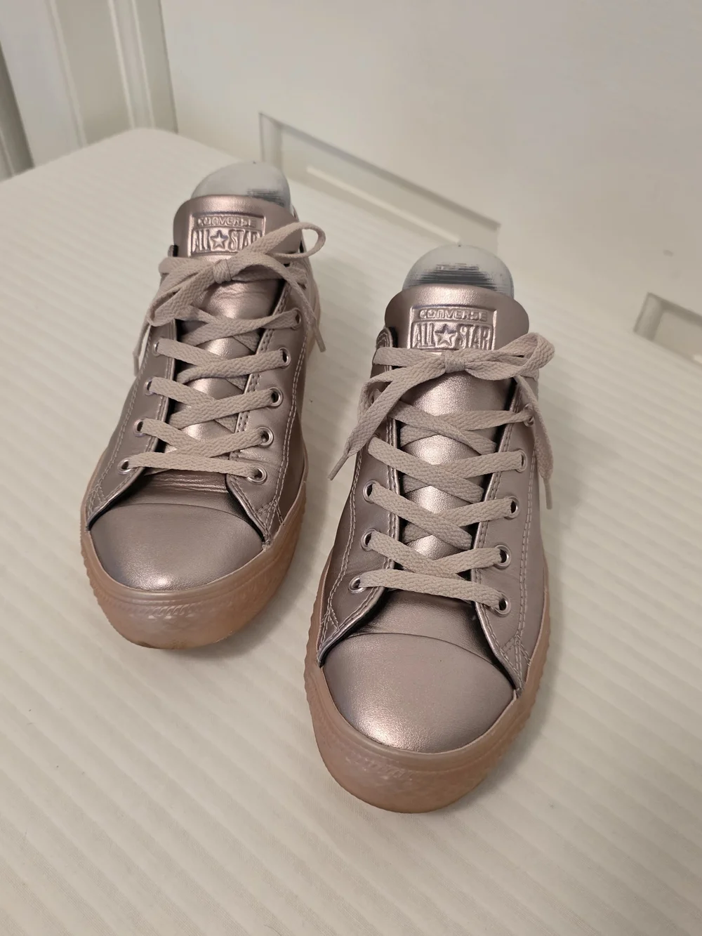Converse All Star Metallic Rose Low Top Sneakers Size 6 Juniors Women Size 8